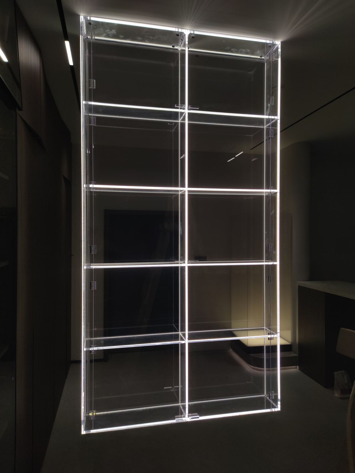 定制亚克力发光展柜悬浮效果透明展示柜产品展柜陈列柜 图片 3