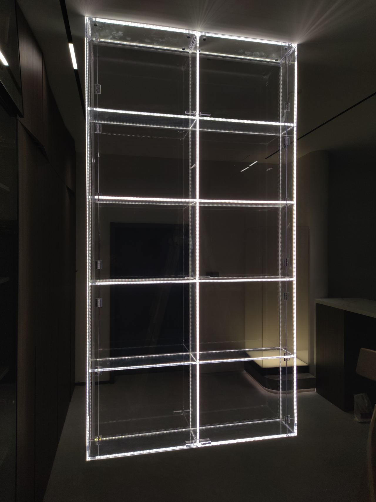定制亚克力发光展柜悬浮效果透明展示柜产品展柜陈列柜 图片 3