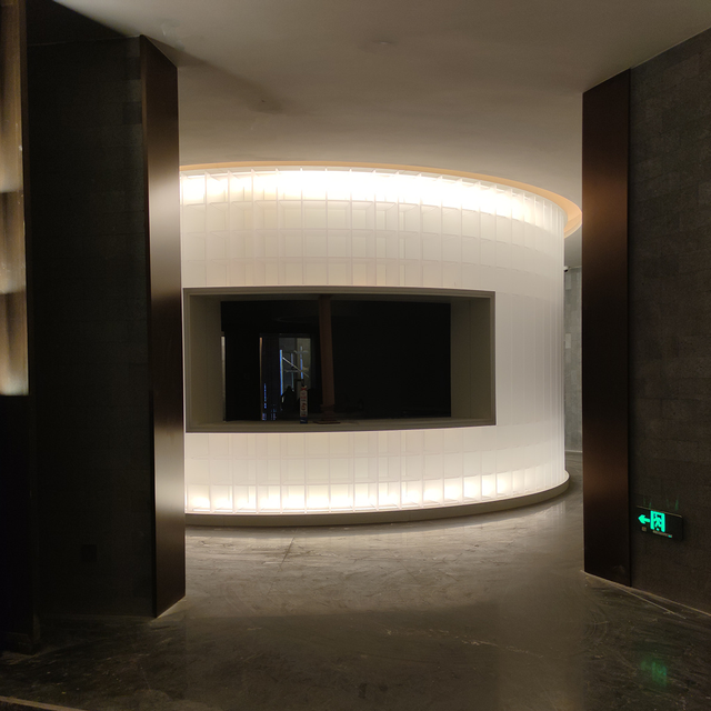 磨砂亚克力展柜酒店造景工程发光透明大型有机玻酒柜多宝阁